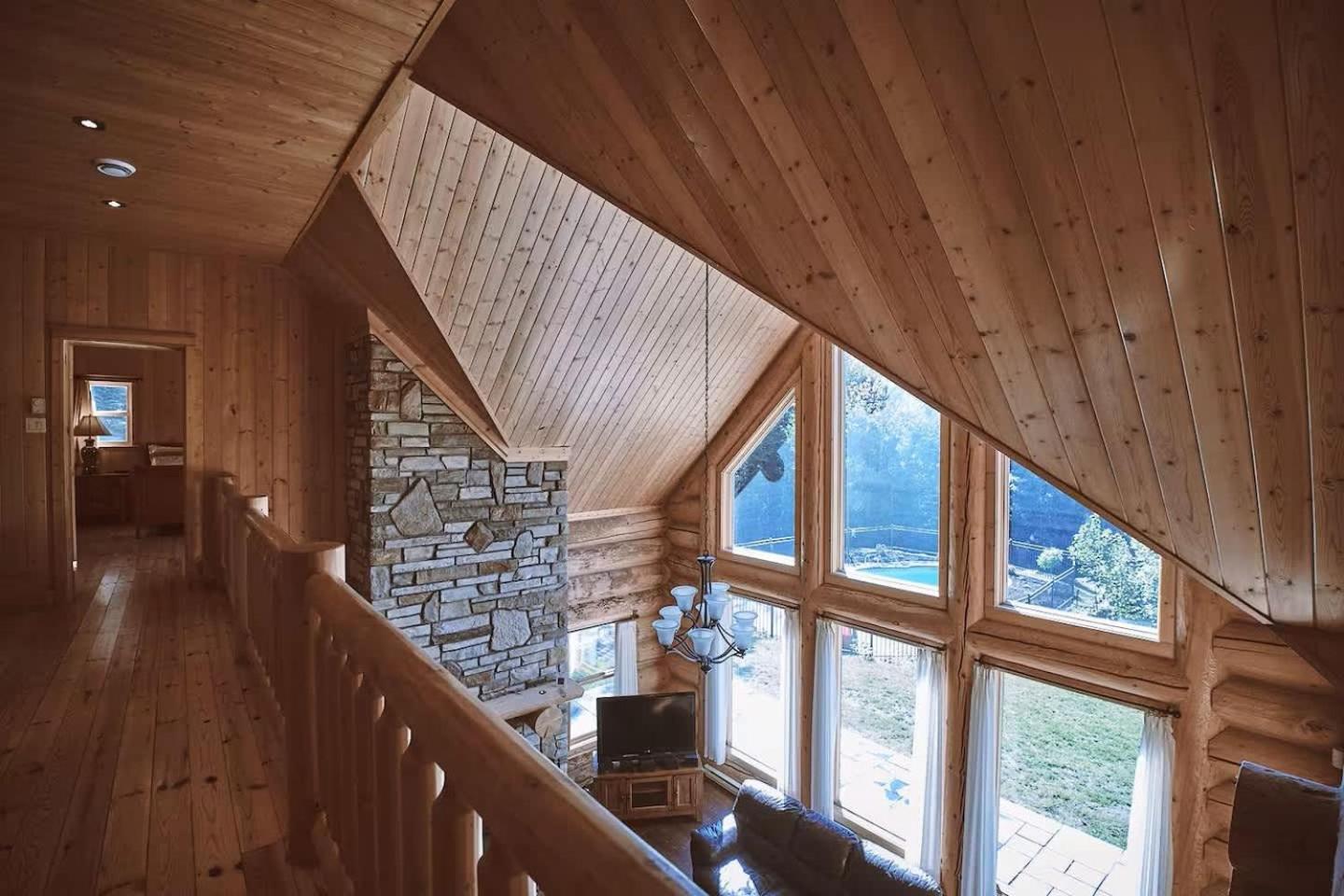 Executive Plus 44 - Majestic Log Chalet With Hot Tub Sauna Heated Pool And Close To Activities Mille-Isles Exterior foto